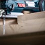 Bosch Expert T308B Stichsägeblatt im Einsatz beim Holzsägen.