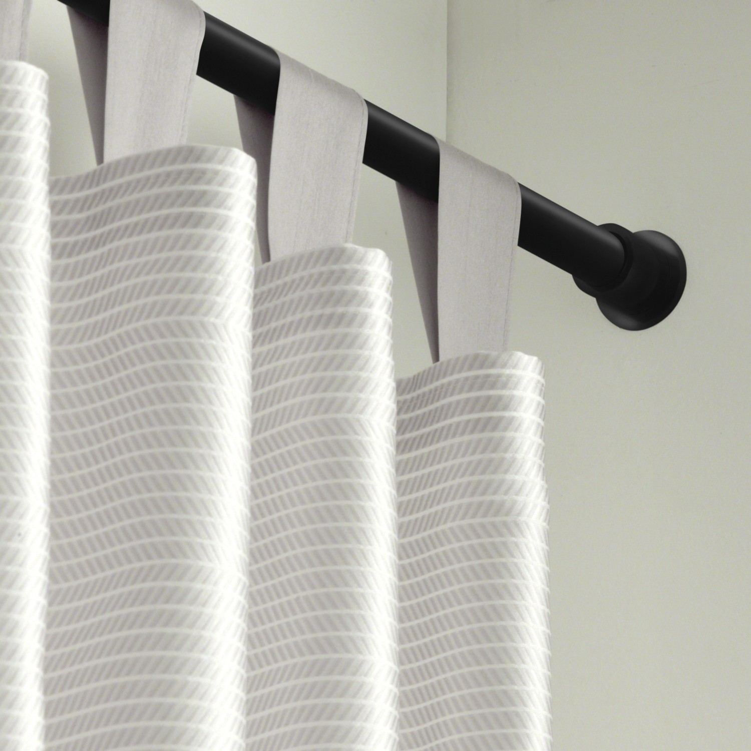 Gardinia Gardinenstange Chicago, Ø 20 mm, schwarz-matt, mit Gardine.