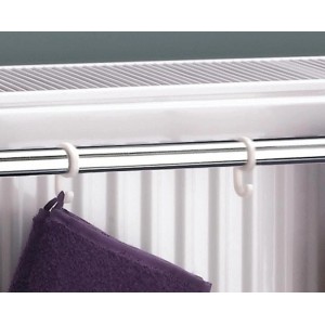 Ximax Handtuchhalter Chrom (540mm) am Heizkörper mit Handtuch und Haken.