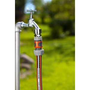 Gardena Schlauchstück 19 mm (3/4) am Wasserhahn mit Gartenschlauch.