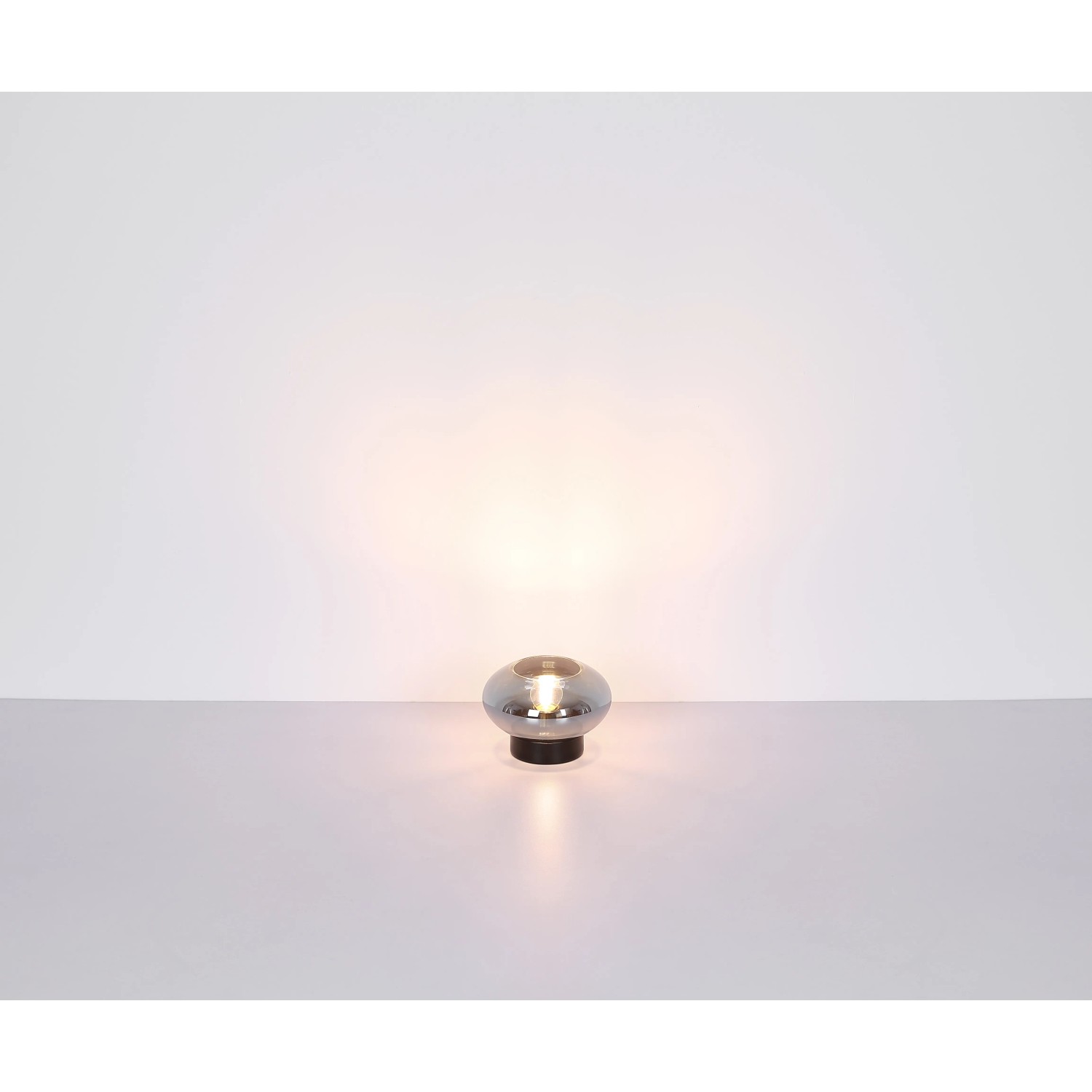 Globo Pendelleuchte Shaun, 4-flammig, schwarz matt mit rauchfarbenen Glasschirmen.