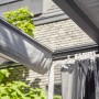 Siena Garden Seitenteile Silber-Grau für Schattenmanufaktur, mit Vorhang und Insektenschutz.