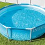 Intex Frame Pool Set Beachside, Ø 305 cm, mit Ozean-Motiv und Stahlrahmen im Garten.
