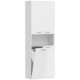 Hoher weißer Badschrank mit kippbarem Wäschekorb, offenem Fach und Schranktüren. Moderner Stauraum für Ihr Badezimmer.
