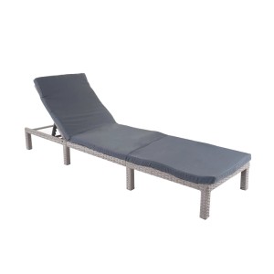 Graue Poly-Rattan Sonnenliege mit dunkelgrauen Kissen, 5-fach verstellbar.