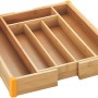 Ausziehbarer Wenko Besteckkasten aus Bambus mit Anti-Rutsch-Ecken.