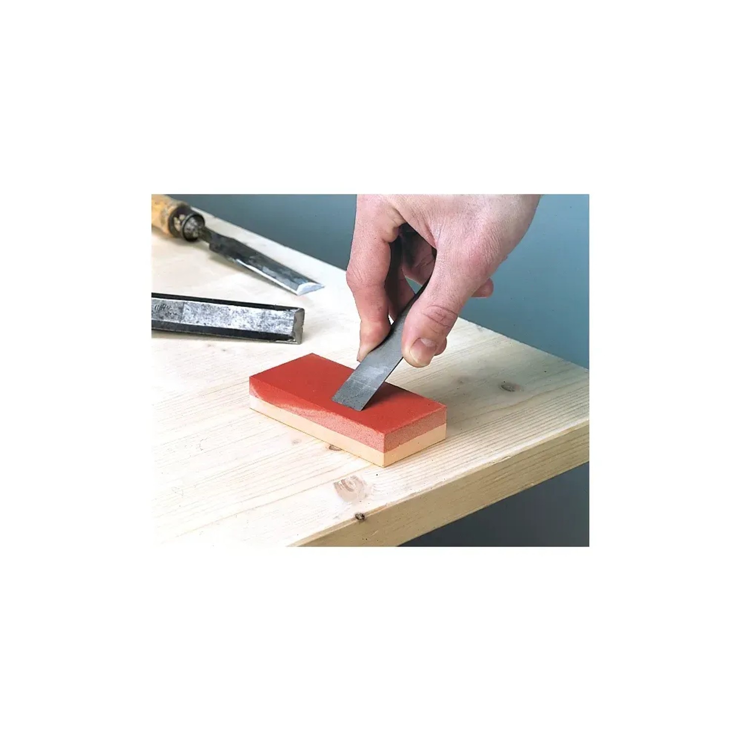 LUX Schärfstein Comfort zum Schärfen von Werkzeugen, 400er/180er Körnung, rot/beige.