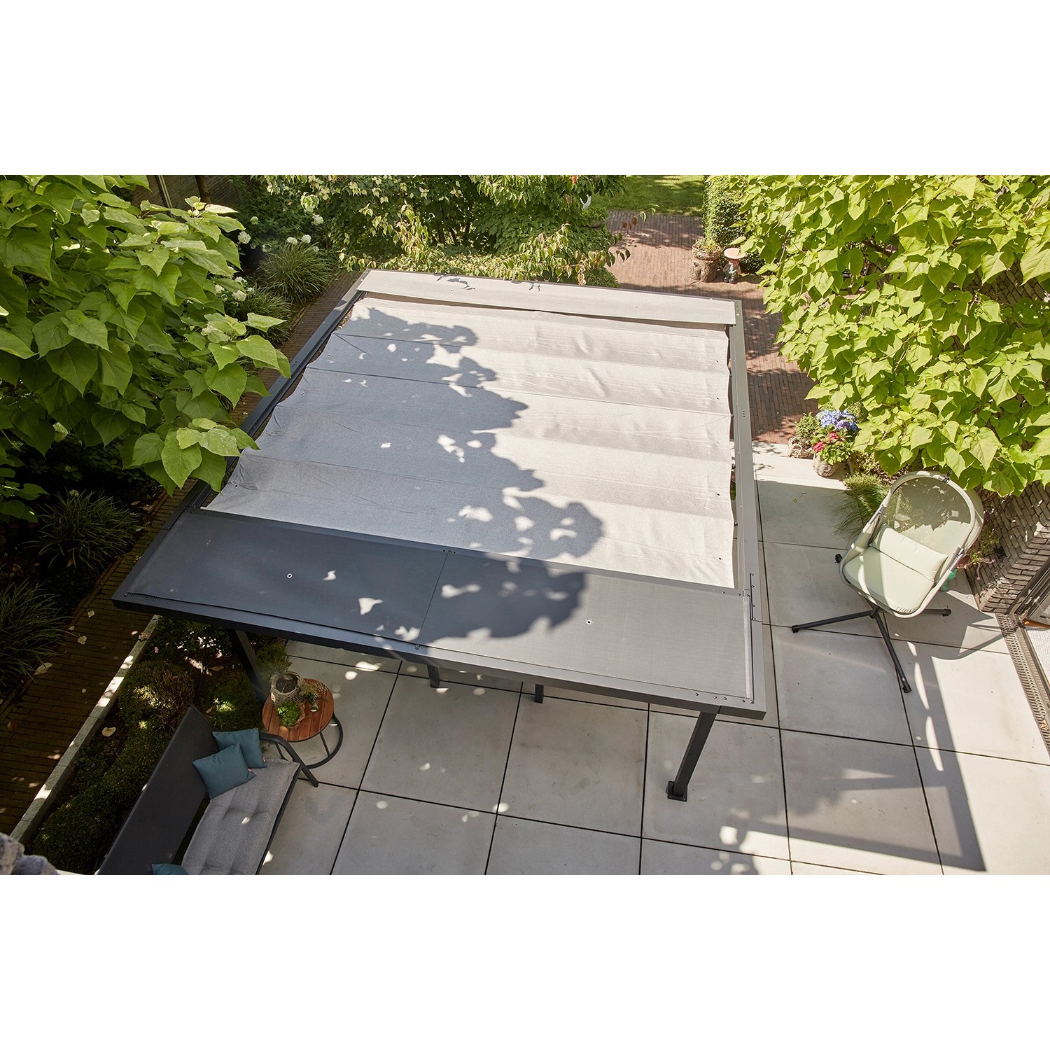 Siena Garden Pergola Schattenmanufaktur, 315x315 cm, anthrazitfarbenes Aluminiumgestell mit Faltdach.