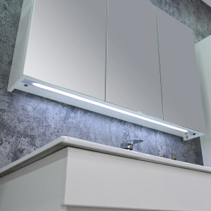 Sanotechnik Badmöbel-Set Belluno, weiß, mit Spiegelschrank und LED-Beleuchtung.