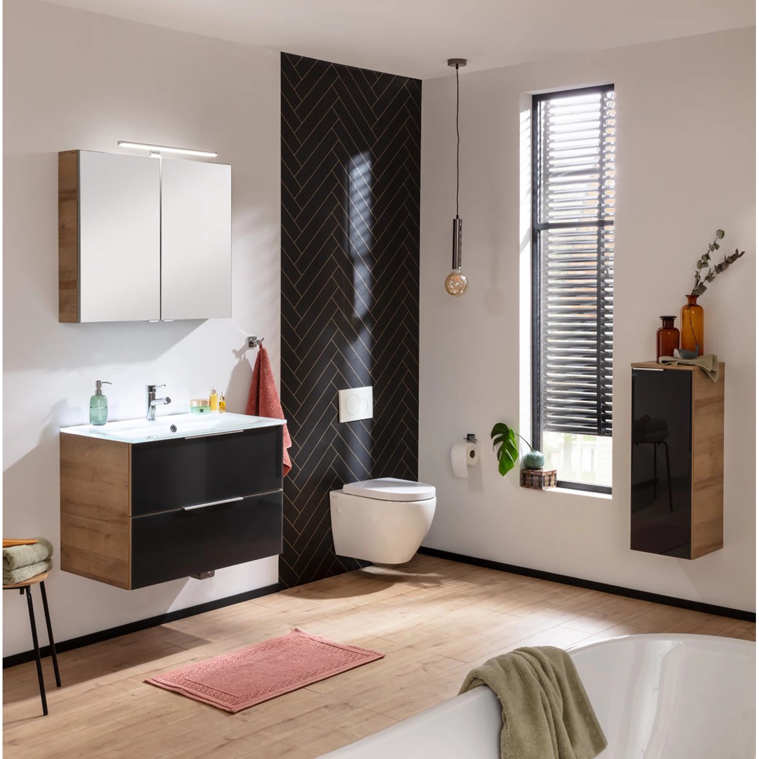 Fackelmann LED-Spiegelschrank B.Brillant 80 cm Asteiche im modernen Badezimmer.