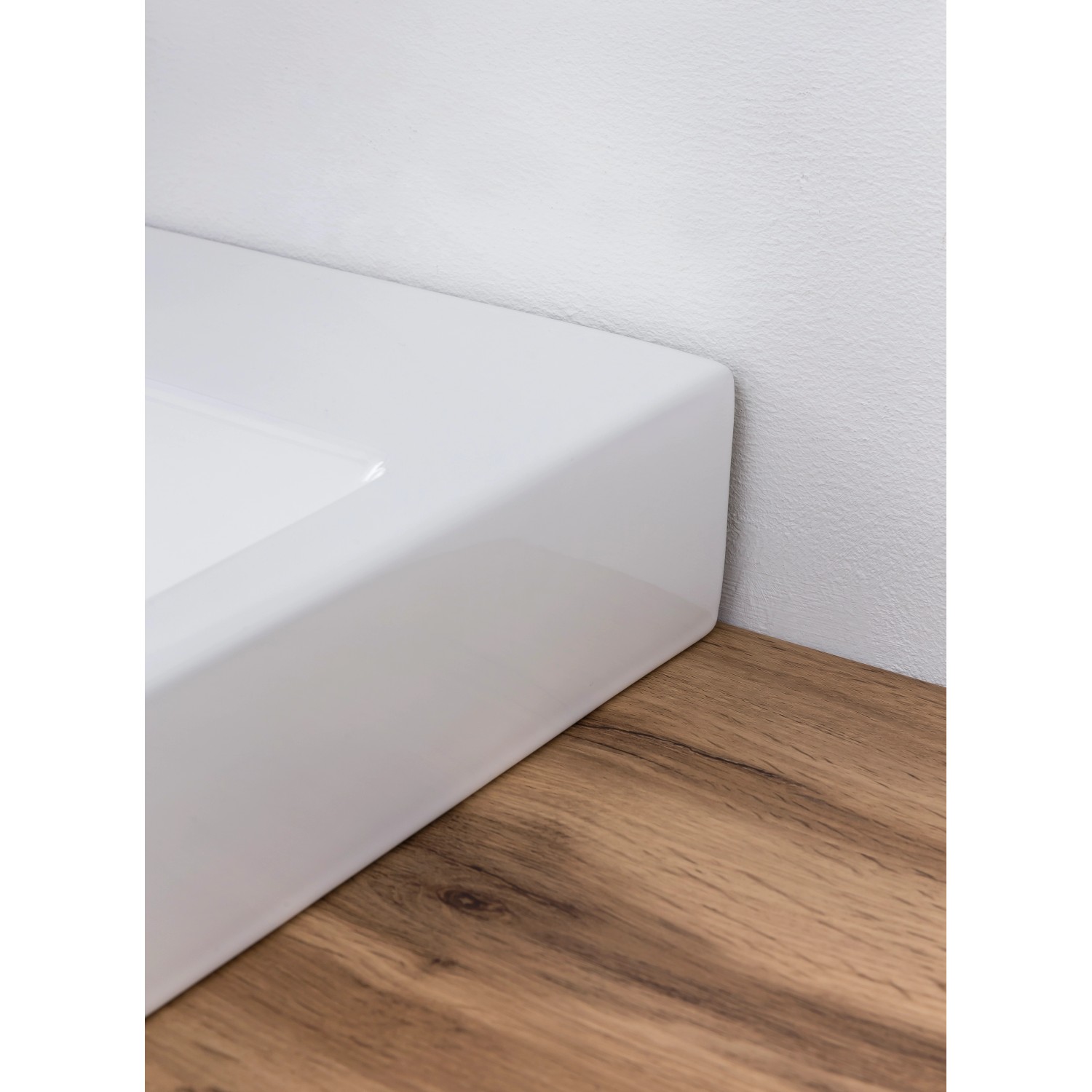 Detailaufnahme: Weißes Keramikbecken auf Waschtisch Ancona (105 cm) in Wotaneiche, Becken links.