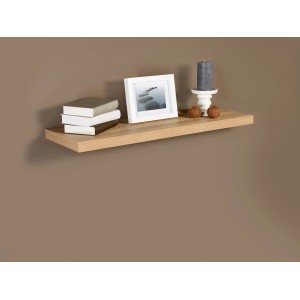 Wandregal Carlton in Eiche Hell, 59,5 cm breit, mit Deko wie Bücher und Bilderrahmen.