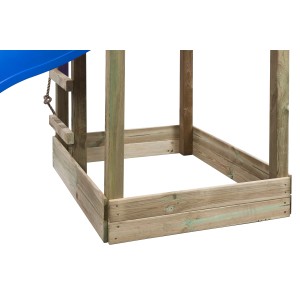 Detailansicht Spielturm Mario von SwingKing mit blauer Rutsche und Leiter.