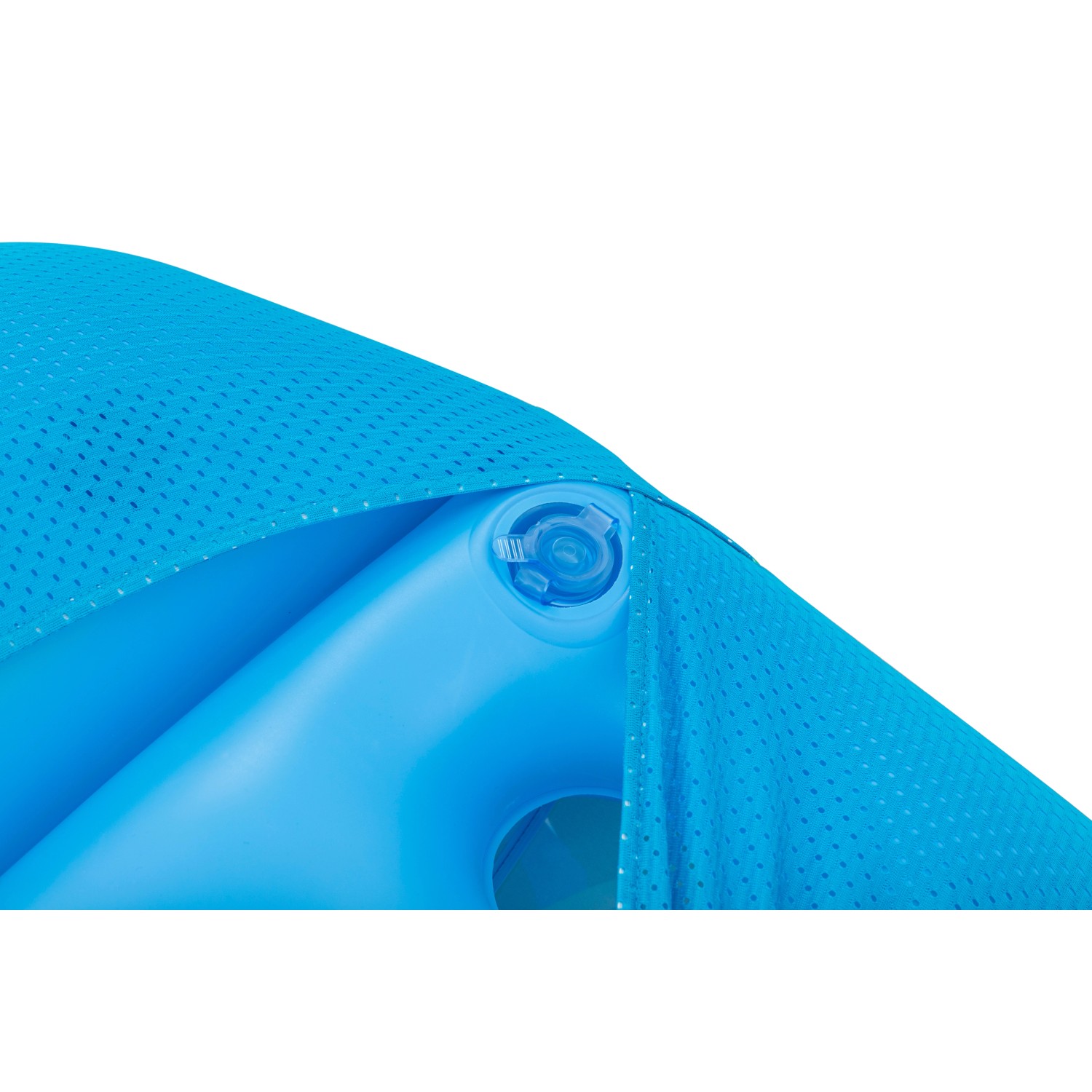 Detailaufnahme: Blaue Bestway Luftmatratze Blissfull Drifter mit Textilbezug und Ventil.