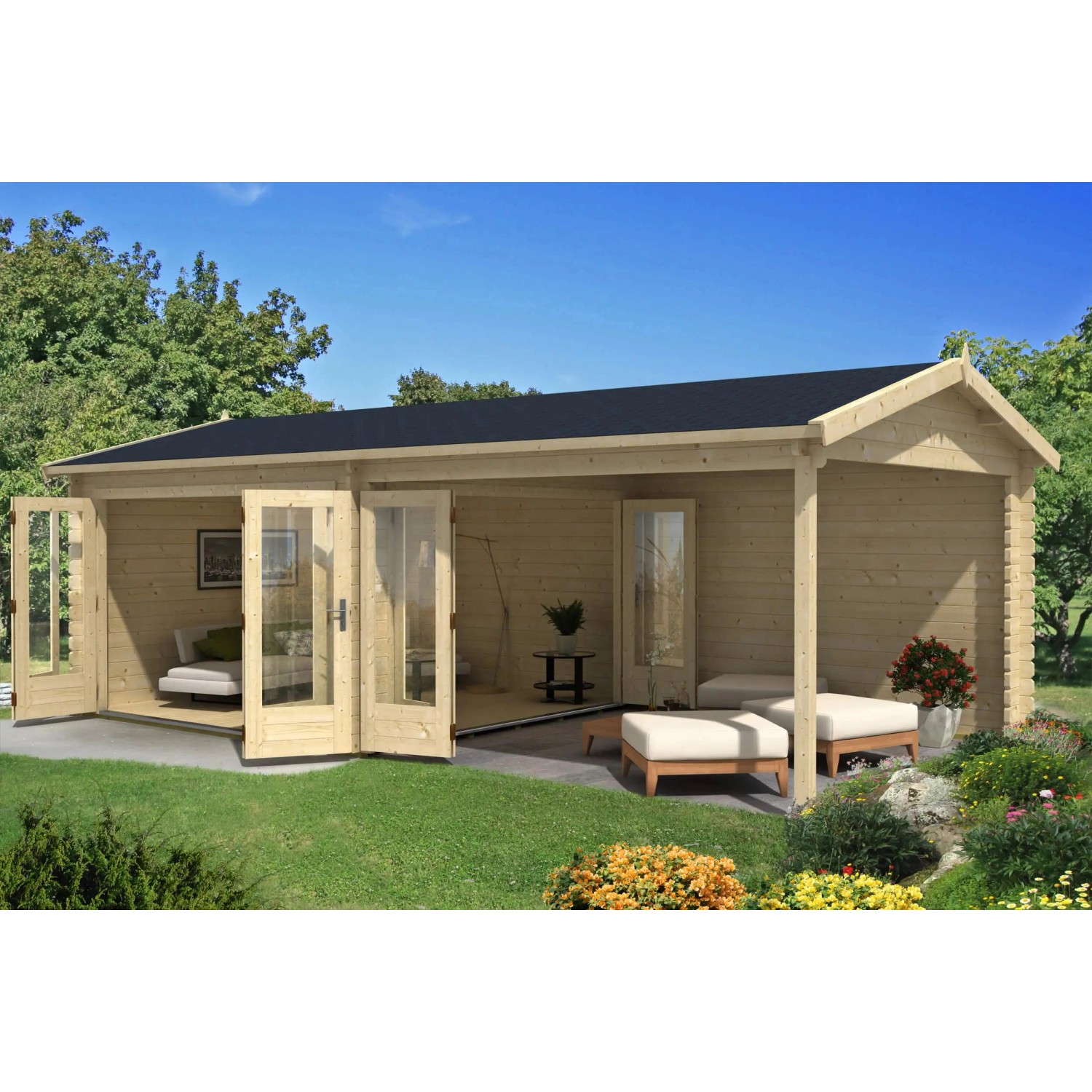 Unbehandeltes Alpholz Gartenhaus Freiburg-44 mit Falttür und überdachter Terrasse im Garten.