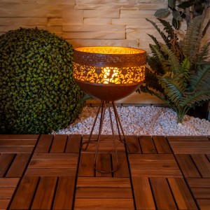 Näve LED-Solarleuchte mit Flammeneffekt, Deko-Leuchte für Garten und Terrasse.