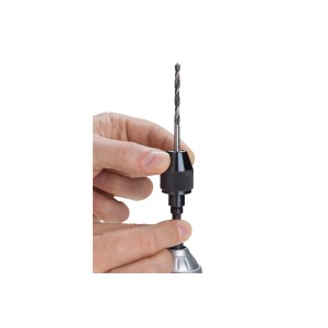 LUX Schnellspannbohrfutter M 6,3 mm mit eingespanntem Bohrer in Aktion.