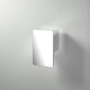 Detailaufnahme des quadratischen Türgriffs der Aurlane Komplettdusche in Silber Matt.