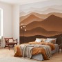 Komar Vliesfototapete Macchiato Mountains im Schlafzimmer mit braunen Bergen.