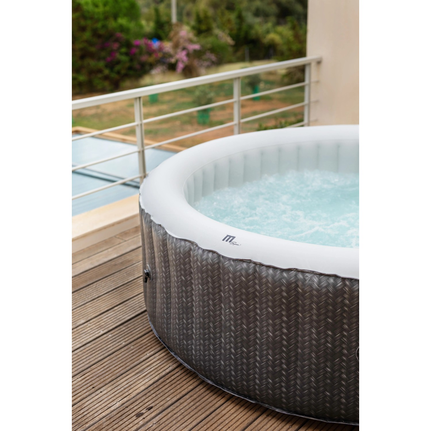 Mobiler aufblasbarer Whirlpool OTTOMAN im Rattan Design für 6 Personen, Durchmesser 204 cm.