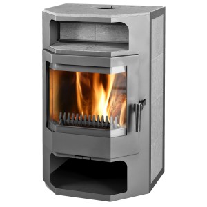 Thorma Frankfurt Kaminofen, Speckstein grau, 9 kW. Zeitbrandofen mit Flamme im Brennraum.