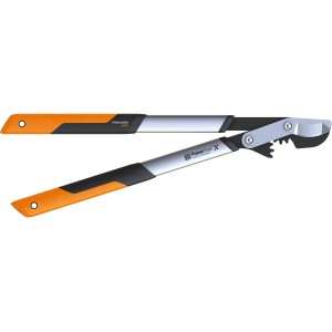 Fiskars PowerGearX LX94-M Getriebeastschere, Bypass-Schere mit orange-schwarzen Griffen und silbernen Hebelarmen.