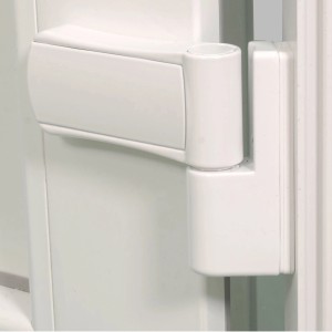 Detailaufnahme des weißen Türbands einer Panto Nebeneingangstür.