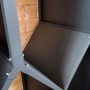 Detailaufnahme: Anthrazitfarbenes Weka Metall-Brennholzregal Gary, stabile Konstruktion.