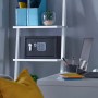 Schwarzer Yale Tresor Value Safe S Code mit digitalem Tastenfeld auf Regal.