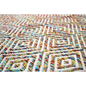Detailansicht des mehrfarbigen Wollteppichs Melrose mit geometrischem Muster, 80x150 cm.