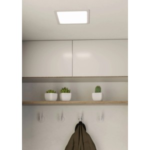 Quadratischer, weißer LED-Einbauspot Fueva 5 von Eglo, 21,6 cm, warmweißes Licht.