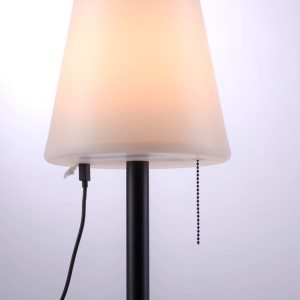 Just Light LED Outdoor Tischleuchte Keno, schwarz, mit Zugschalter und warmweißem Licht.