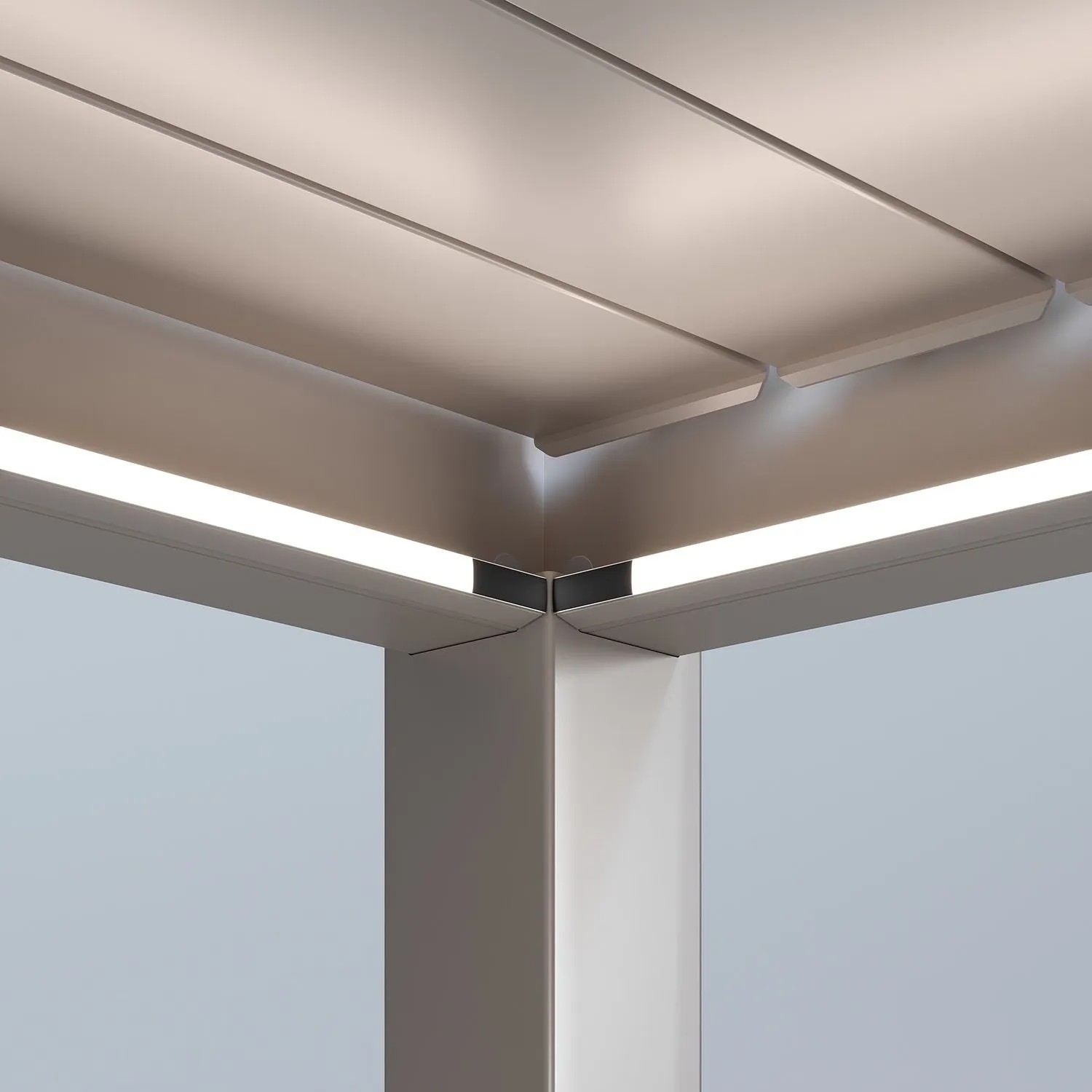 Detailansicht einer sandfarbenen Aluminium-Pergola mit elektrischen Lamellen und integrierter LED-Beleuchtung für Terrassenüberdachung.