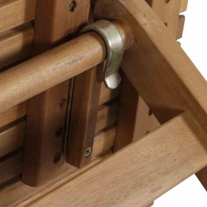 Detailansicht Klappmechanismus Siena Garden Falun Klapptisch aus Holz.
