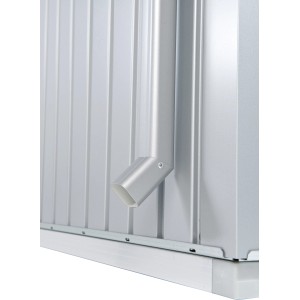 Biohort Regenfallrohr-Set HighLine, silbernes Fallrohr am Gartenhaus.