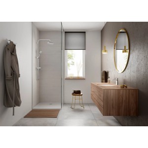 Hansgrohe Duschsystem Vernis Blend mit Kopf- und Handbrause, Chromoptik im modernen Badezimmer.