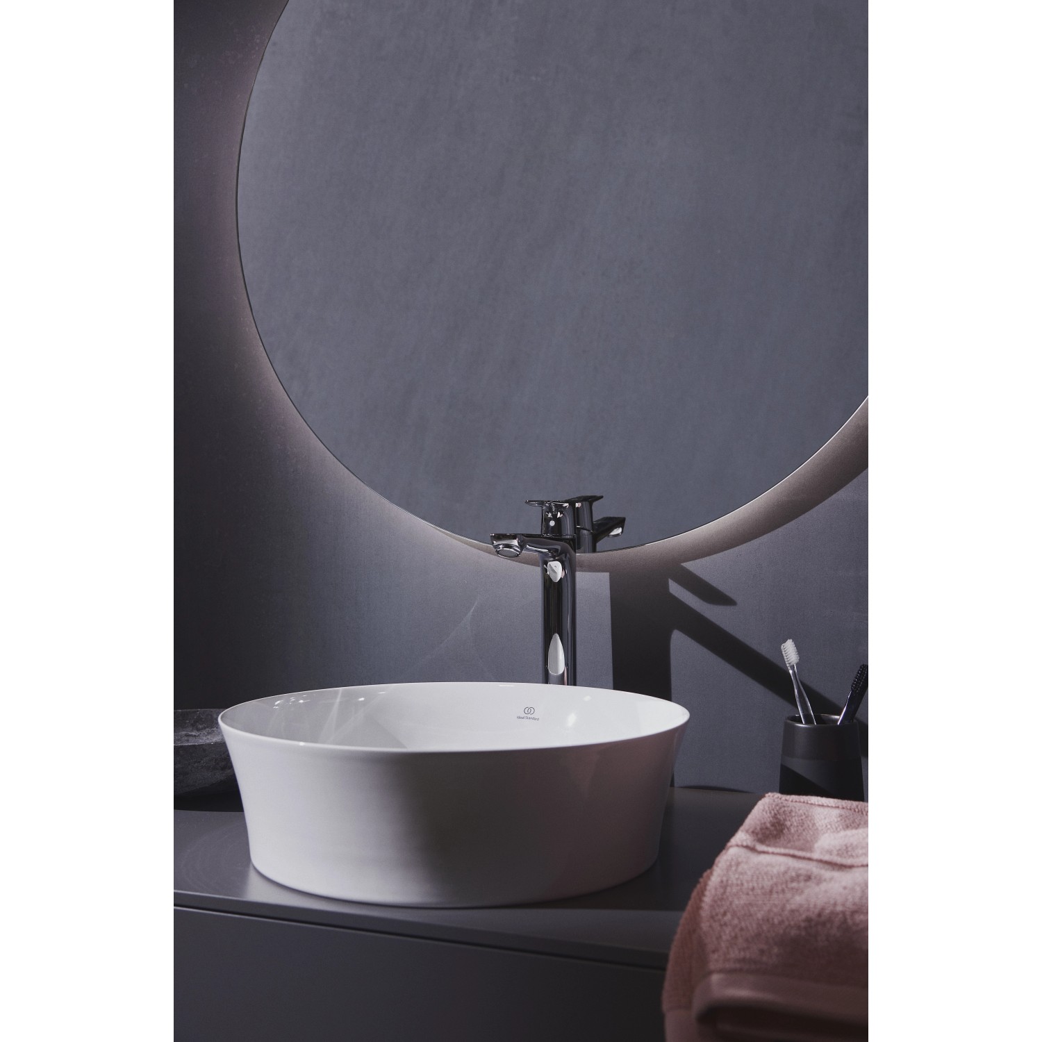 Ideal Standard CAir BlueStart Waschtischarmatur Chrom ohne Ablaufgarnitur auf Aufsatzwaschbecken.