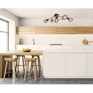 Moderne Näve Deckenleuchte Fumoso, 5-flammig, mit getönten Glasschirmen in einer Küche.