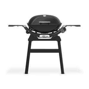 Schwarzer Weber Gasgrill Q2200N mit Stand und Seitentischen.