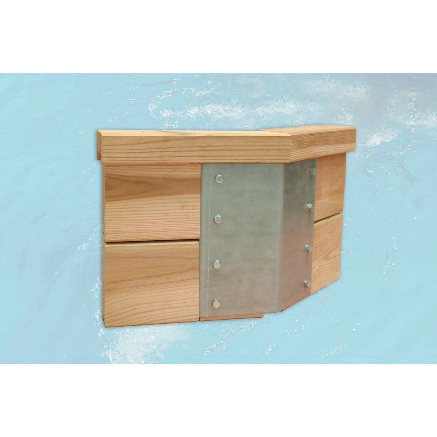 Detailansicht Weka Massivholzpool: Holzwand mit Metalleckverbindung.