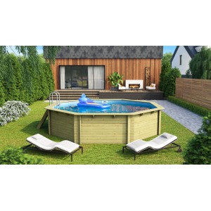 Karibu Holzpool 3 Classic KDI mit Leiter und Poolfolie im Garten.