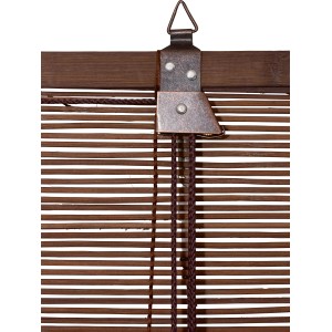 Detailansicht OBI Bambus-Raffrollo Teak (120x160cm) mit Zugschnüren und Aufhängung.