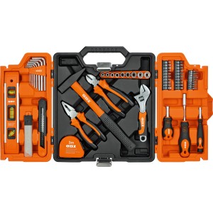 Geöffneter OBI Werkzeugkoffer (62-teilig) mit Hammer, Zangen, Schraubenschlüssel und weiterem Werkzeug.