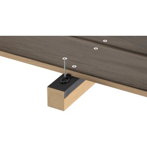 GS Terrassenschraube A4 5x50 mm in Terrassendiele montiert.