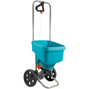 Gardena Streuwagen XL in Türkis mit großen Rädern und verstellbarer Abdeckblende.