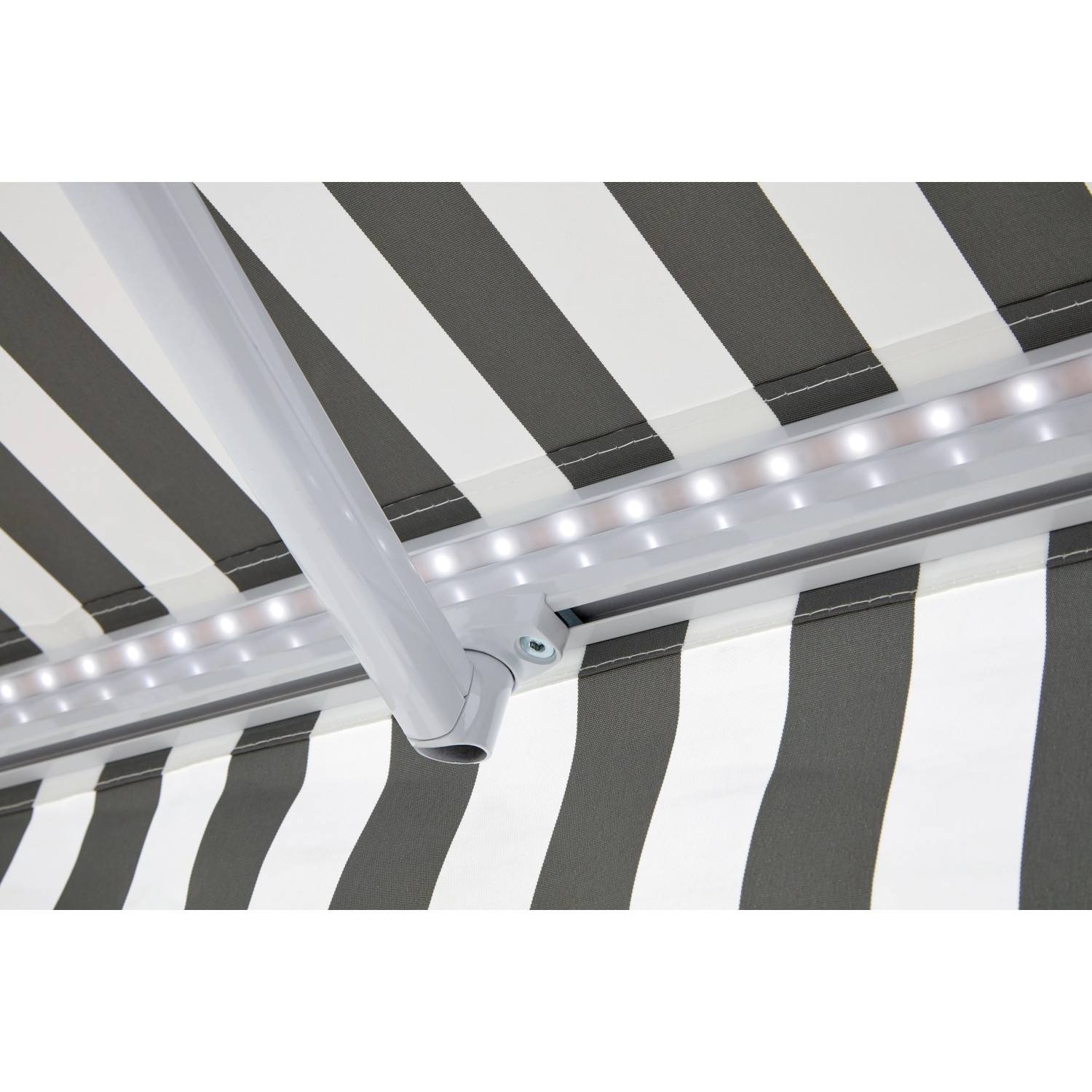 Detailaufnahme: Gelenkarmmarkise Aventura Solar-LED, 3x2m, grau-weiß gestreift, mit LED-Beleuchtung.