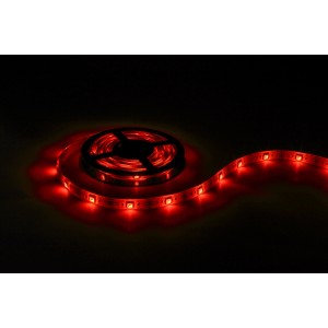 Aufgerollter, roter MegaLight Smart LED Streifen mit USB-Anschluss.