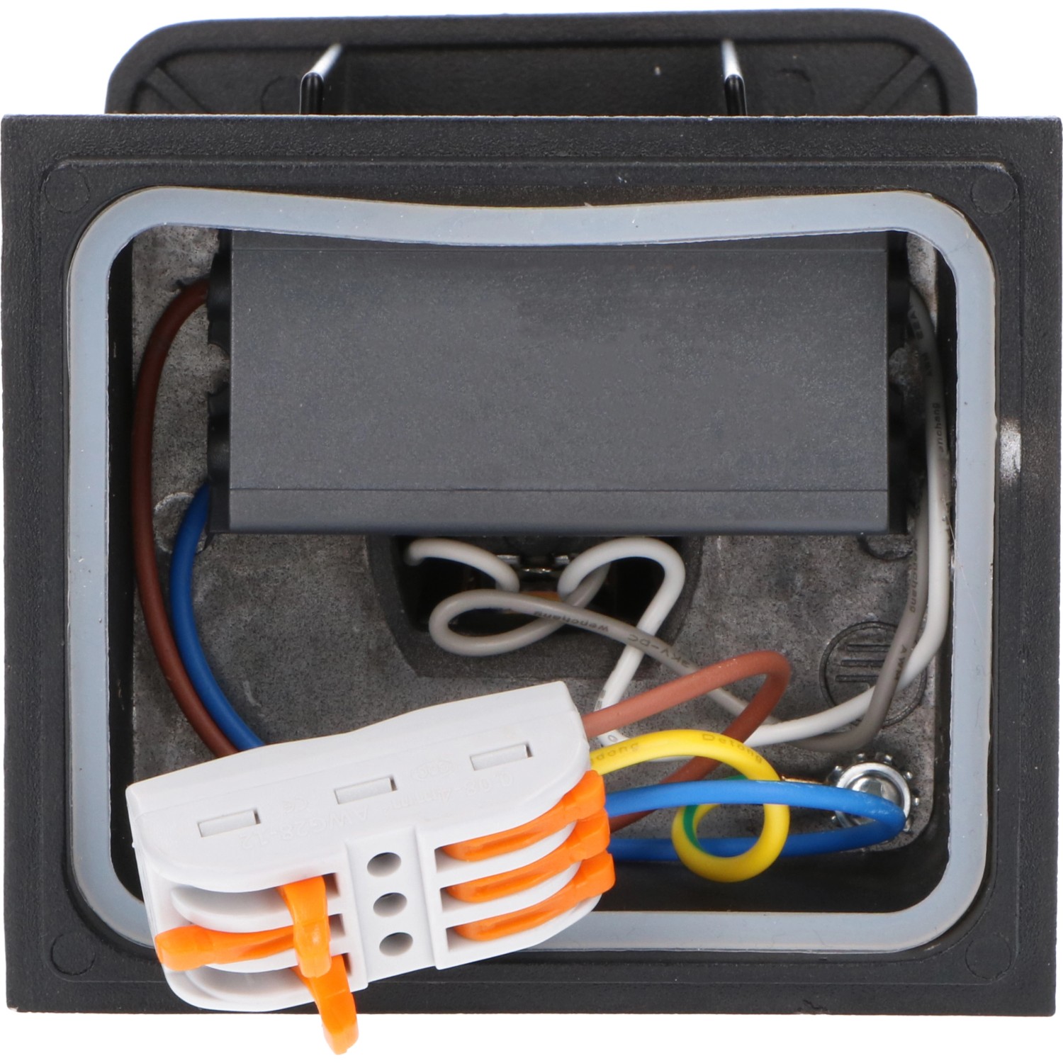 Innenansicht der schwarzen, eckigen LED Außenwandleuchte mit Verkabelung.