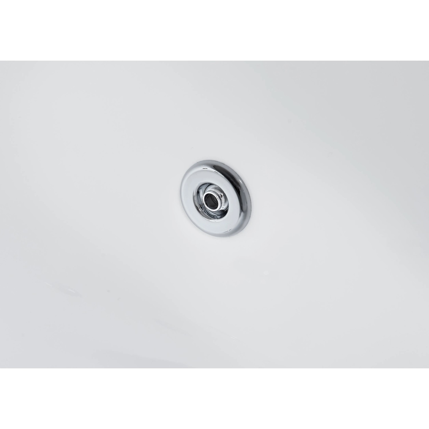 Detailaufnahme einer Jetdüse in einer weißen Ottofond Whirlpool-Badewanne.