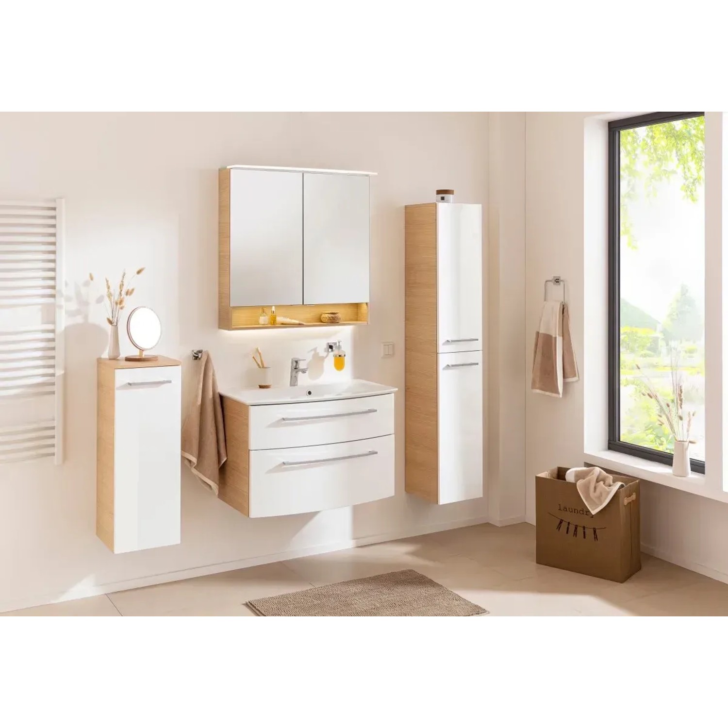 Fackelmann B.Style Spiegelschrank Sandeiche 80cm mit Beleuchtung und Softclose im Badezimmer.
